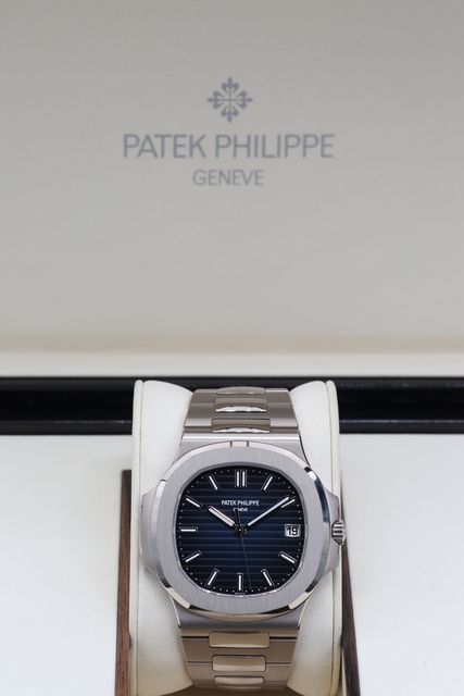 Patek Philippe Nautilus 5811/1G-001 Image 4